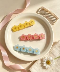 Pinzas de Pelo de Acrílico con Flores, Ecológicas y Lindas, para <span class=keywords><strong>Niñas</strong></span>, Accesorios Coloridos Personalizados, para Bebés, Tamaño 5cm, Estilo Dulce, en Tarjeta - Product Image 4