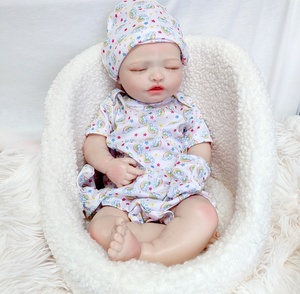 Venta al por mayor lindo 18 pulgadas realista inocente y encantador dormir suave ponderado realista Reborn niño recién nacido - Product Image 3
