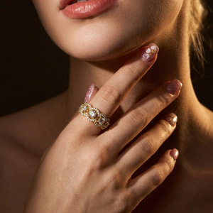 Anillo de banda ondulada de plata de ley S925 con múltiples piedras de moissanita para mujer, joyería fina de lujo apilable para boda y compromiso, regalo. - Product Image 3