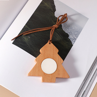 Diffuseur de parfum de voiture suspendu en forme d'arbre de Noël avec logo personnalisé diffuseur de parfum désodorisant pour armoire placard voiture bureau