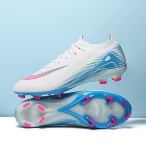 Chaussures <span class=keywords><strong>de</strong></span> football à coupe sans couture avec tige synthétique et semelle extérieure en caoutchouc, disponibles en version basse avec crampons AG/TF, unisexe, adaptées à l'entraînement sur gazon synthétique. - Product Image 2
