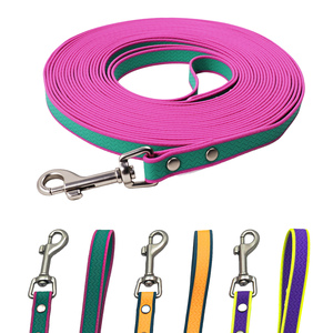 Laisse pour chien longue et résistante en PVC rayé imperméable pour l'entraînement, le rappel et le camping - Product Image 2