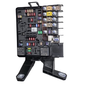 Boîtier de distribution d'alimentation 12V PDU IP54 10157120 BV305 pour BYD Qin L Seal 06 DM-i, boîte à fusibles et relais du compartiment moteur avant - Product Image 2