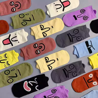 Chaussettes de sport souples, antidérapantes, à séchage rapide, colorées, mignonnes, à motifs de dessins animés, respirantes, antibactériennes, pour femme, pour l'automne, usage quotidien, avec revers.