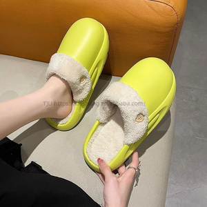 Chaussons en EVA de haute qualité pour filles, chaussons plateforme, chaussons en peluche, chaussons tendance, chaussons d'extérieur avec grande promotion - Product Image 1