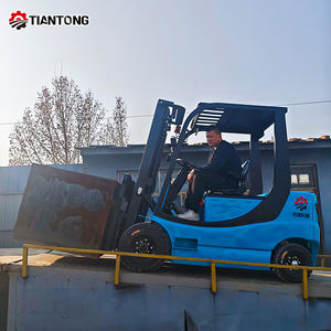 Carrello Elevatore Elettrico al Litio da 2 Tonnellate a 4 Ruote con Sollevatore Idraulico per Trasporto Merci e Logistica - Product Image 4