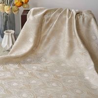 Nouveau tissu jacquard en fil doré à motif plumes de paon de style chinois, tissu teint en fil pour vestes, robes, vêtements et décoration de rideaux