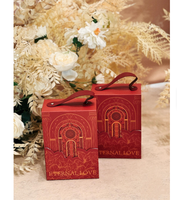 Boîte cadeau magnétique portable haut de gamme avec poignée, en carton, doublure en éponge, pelliculage brillant, personnalisable pour cosmétiques et cadeaux de mariage