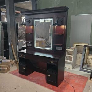 Estación de Maquillaje Tradicional de Madera con Espejo y Gabinete de Almacenamiento para Uso en el Hogar u Oficina - Product Image 2