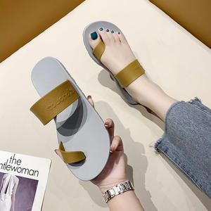 2025รองเท้าแฟชั่นผู้หญิงส้นแบนคุณภาพสูงฤดูร้อนสไตล์ใหม่รองเท้าแตะลำลองใช้ในชีวิตประจำวันฤดูร้อนพิมพ์ลายฤดูใบไม้ผลิฤดูใบไม้ร่วง - Product Image 4