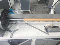 Machine de découpe automatique à plat à deux postes Sunrise YS-1300C avec contrôle PLC Schneider, engrenage à roulement et pompe haute efficacité
