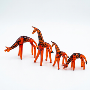Juego de figuras de jirafa de vidrio soplado a mano, diseño amarillo transparente con manchas, decoraciones de animales - Product Image 3