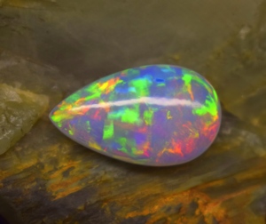 Opale naturelle multi-feu de haute qualité, 5,5 carats, 18,7*11*5,1 mm, cabochon, pierre précieuse en vrac pour la fabrication de bijoux - Product Image 1