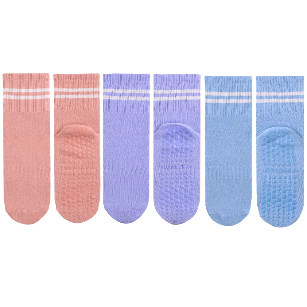 Vente en gros Chaussettes personnalisées antidérapantes en coton pour le yoga pilates avec poignées pour femmes