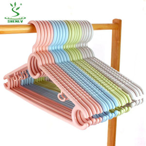 Diferentes tipos de perchas para ropa, molde de inyección, perchas de plástico, fabricantes de moldes - Product Image 3