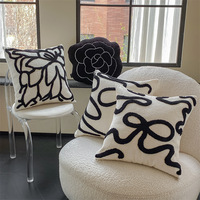 Coussin décoratif de canapé et dossier brodé en chenille, motif rose brodée discrètement, style luxe léger, pour salon, avec garniture
