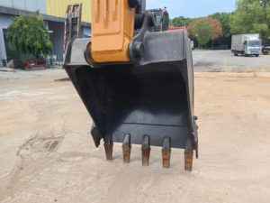 À vendre : excavatrice sur chenilles d'occasion SY215C, machine de construction de 21,5 tonnes, pompe principale et vanne de commande d'origine, sans remplacement. - Product Image 5