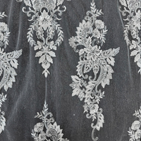 Tissu en dentelle de tulle blanc brodé de perles et de sequins lourds GCW-ABVB120407 pour studio de haute couture