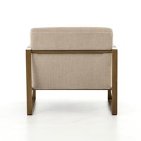 Fauteuil individuel moderne et minimaliste en tissu beige, chaise design avec structure en laiton pour salons de luxe et projets de villas