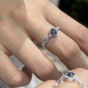 Bague en argent pur S925 au design rétro français avec une pierre précieuse aquamarine étincelante, anneaux de luxe légers et élégants - Product Image 2