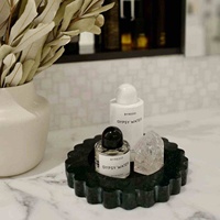 Plateau ondulé WeiVibe en marbre vert spectaculaire avec veines blanches audacieuses, multifonctionnel, pour la cuisine, la salle de bain, et comme organisateur de service, adapté aux aliments