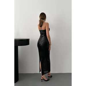 Robe de cocktail élégante noire dos nu à sequins, col licou, moulante, sans manches, taille naturelle, 100 % polyester - Product Image 1