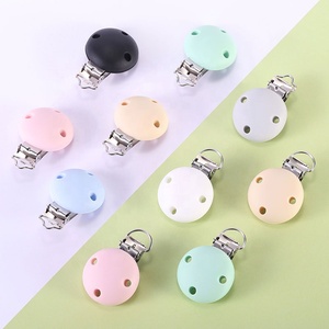 Clips de seguridad reutilizables para chupete, soporte para chupete, venta al por mayor, silicona, sin BPA, 0-12 meses, recién nacido - Product Image 1