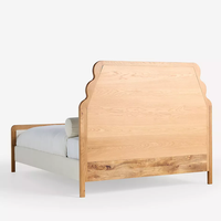 Lit en bois rembourré en tissu blanc crème de style campagnard français, cadre de lit moderne avec tête de lit incurvée et festonnée à la française