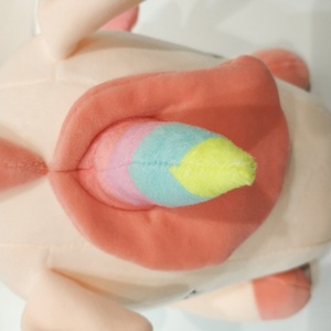 ตุ๊กตายูนิคอร์นสำหรับนั่งเล่นที่บ้าน นุ่มมาก ยัดไส้ใยฝ้าย PP หมอนกอดสีชมพู ของเล่นนุ่มๆ สำหรับทุกเพศ - Product Image 6