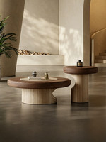 Ensemble de tables basses gigognes en bois massif, plateau bicolore, base en piédestal ajourée, style Mid-Century, écologique, facile à nettoyer