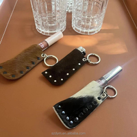 Étui à briquet vintage en cuir de vachette et fourrure, porte-rouge à lèvres, porte-gloss, porte-clés décoré de rivets, mini pochette cosmétique, porte-baume à lèvres, breloque de sac