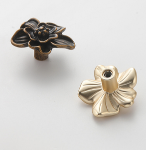 Retro Petal Zinc Alloy Single Hole <strong>Knob</strong> <strong>Antique</strong> Finish Flower Leaf Cabinet <strong>Drawer</strong> Pulls for Light Luxury Furniture Hardware - Product Image 4