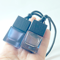 Bouchon en bois de verre noir vide 8ml diffuseur de voiture suspendu bouteille de parfum carrée avec bouchon à vis
