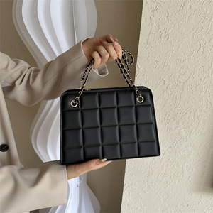 Cadeaux IStapromo Sac à Carreaux Plissé avec Chaîne Sac à Bandoulière Porté Épaule Simple Tendance et Décontracté Petit Sac Carré Rétro - Product Image 2