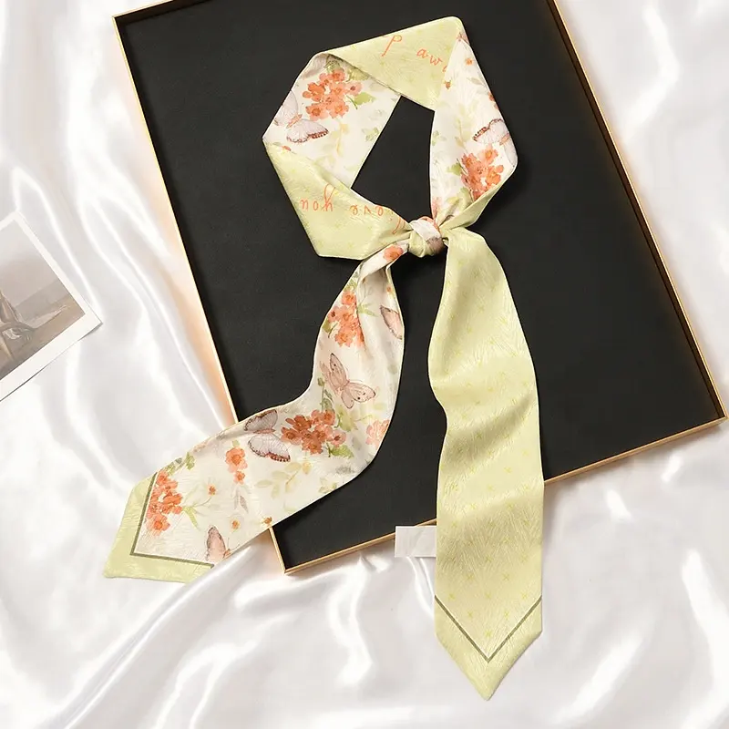 Sciarpe di seta di lusso con stampa personalizzata Logo da donna marca avvolgente da 90*4Cm bandane in morbido raso quadrato sciarpa da donna foulard di seta en soie