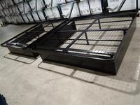 Cadre de lit d'hôtel en treillis métallique de 17 pouces US Hospitality, avec système de maintien de matelas encastré, plateforme de lit commerciale OEM pour lits doubles/grands doubles/king size