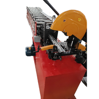 Machine de formage à froid de profilés pour volets roulants manuels et portes de garage