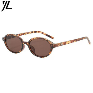 Gafas de Sol Retro Ovaladas Estilo Nerd, de Alta Gama, Modernas, Estilo Influencer de <span class=keywords><strong>Xiaohongshu</strong></span>/Instagram, Lentes Degradadas con Protección UV - Product Image 2