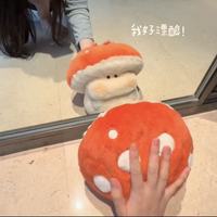 Peluche Champignon Doux Orange avec Corps Crème et Taches Blanches – Adorable Figurine en Peluche pour Décoration de Chambre, Fournitures de Magasin et Cadeaux
