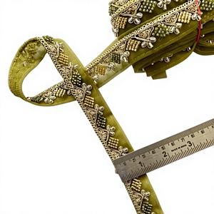 Fournisseur Indien Nouveau Design Dentelle Broderie Traditionnelle 100% Polyester Perles 25mm Douces Couleur Personnalisée pour Robes - Product Image 1