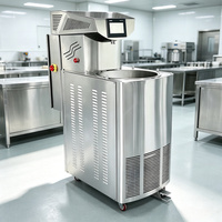 Automatische Chocolade Tempereringsmachine 60L Verticale Continue Chocolade Temperer voor Snoepfabriek