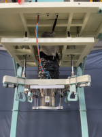Cette machine d'emballage multifonctionnelle convient au remplissage et à l'emballage de matériaux et d'aliments mixtes.