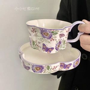 Tazza da Caffè in Ceramica con Motivo Fiori di Prugna, Design Farfalla Lagerstroemia Indica, Stile Retrò di Lusso per Tè del Pomeriggio - Product Image 3