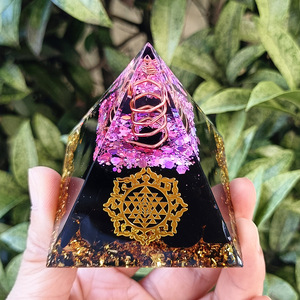 Pirámide de Cristal de Resina Epoxi, Obsidiana Roja Púrpura, Decoración Artística para el Hogar, Adorno de Escritorio, Regalo - Product Image 4