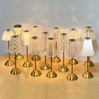 Lampe de table en verre cristal de luxe, base en métal doré, mini lampe de chevet, lampe de bureau, décoration pour la maison et l'hôtel, petite lampe de chevet LED