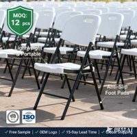 Chaises pliantes en plastique blanc robustes pour événements scolaires en intérieur et en extérieur