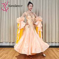 Robe de compétition de danse de salon pour femme B-26065 en satin et mousseline couleur champagne avec plumes d'autruche, tenue de scène moderne standard