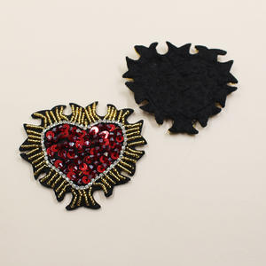 MANTU Écusson rétro haut de gamme pour femmes Écusson élégant en forme de coeur Autocollant en tissu de perles de riz Tubes de perles vintage Écusson en <span class=keywords><strong>verre</strong></span> - Product Image 2