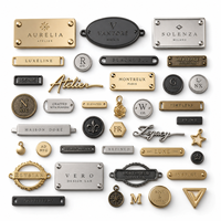Étiquettes métalliques personnalisées pour vêtements, boutons logo métalliques pour parfums, étiquettes gaufrées pour chaussures, plaques métalliques pour sacs à main