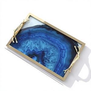 Bandeja de Servir de Metal Hecha a Mano con Patrón de Ágata Azul, Marco Dorado, Plato Rectangular Largo Decorativo, Apto para Lavavajillas, Ecológico - Product Image 1